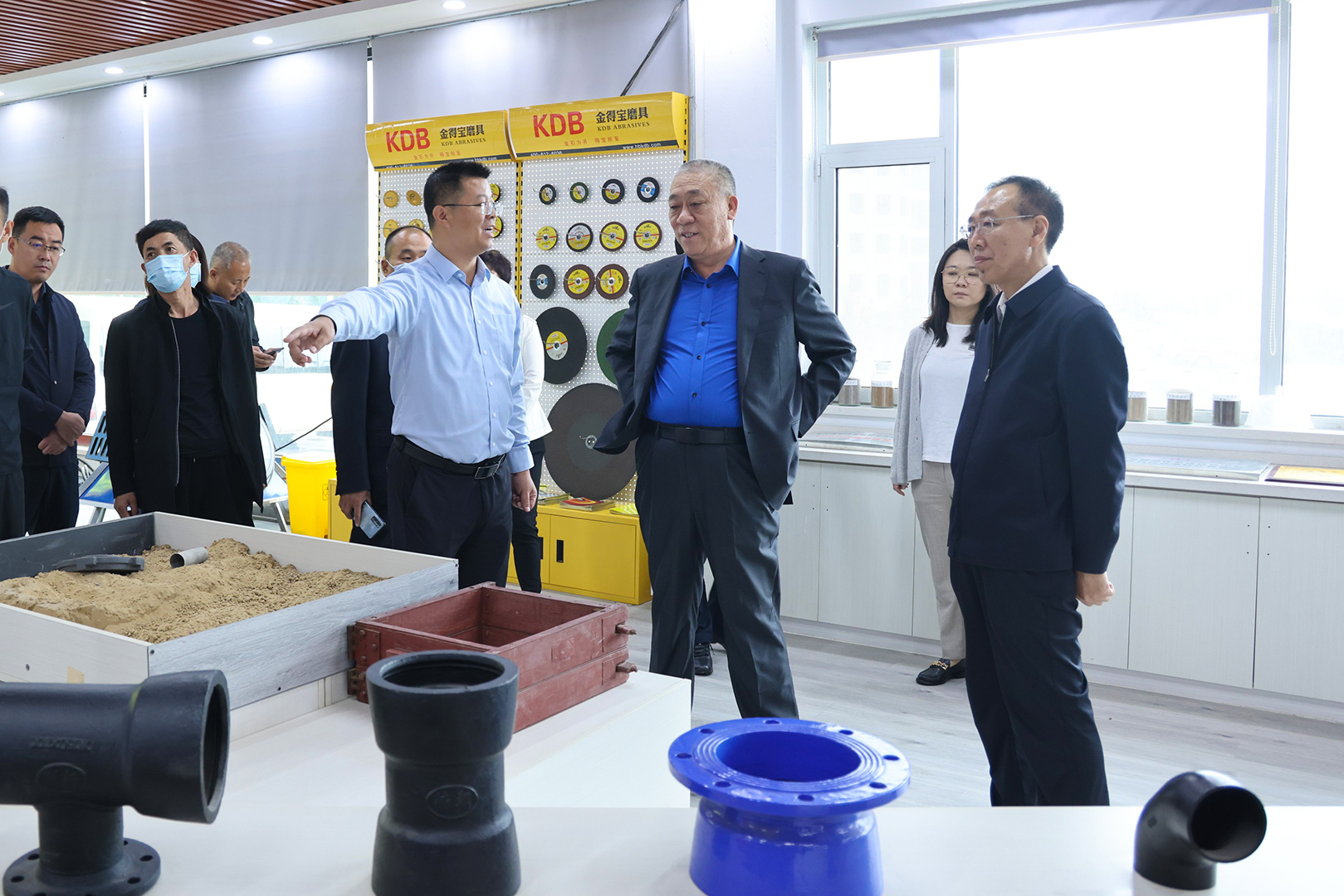 河南省礦山起重機(jī)有限公司 河南省礦山起重機(jī)有限公司